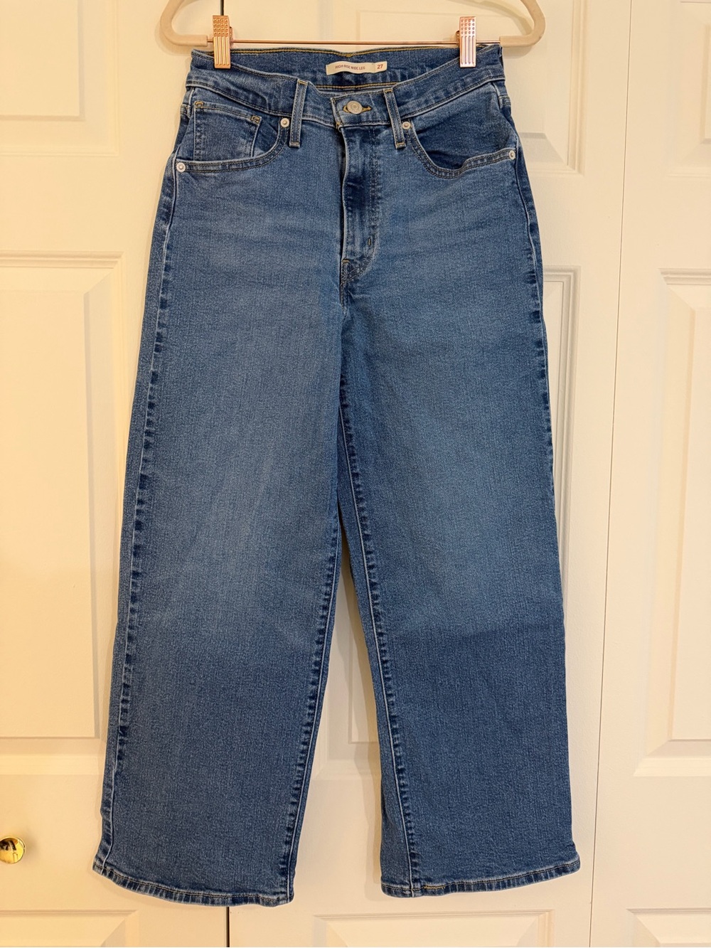 Levi's High Rise Wide Leg Jeans NWOT